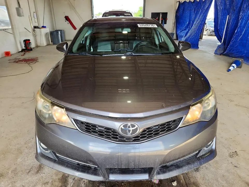 2014 TOYOTA CAMRY SE  