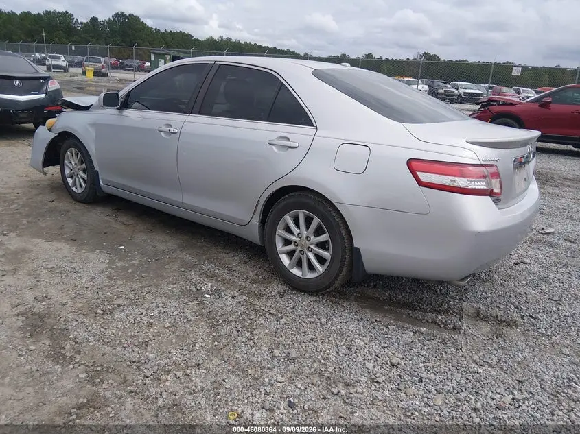 2011 TOYOTA CAMRY XLE V6