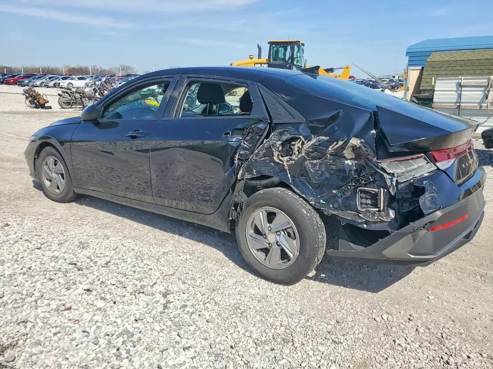 2024 HYUNDAI ELANTRA SE  