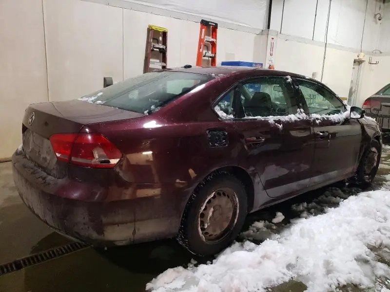 2013 VOLKSWAGEN PASSAT S  