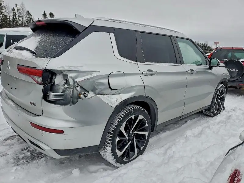 2022 MITSUBISHI OUTLANDER SE  
