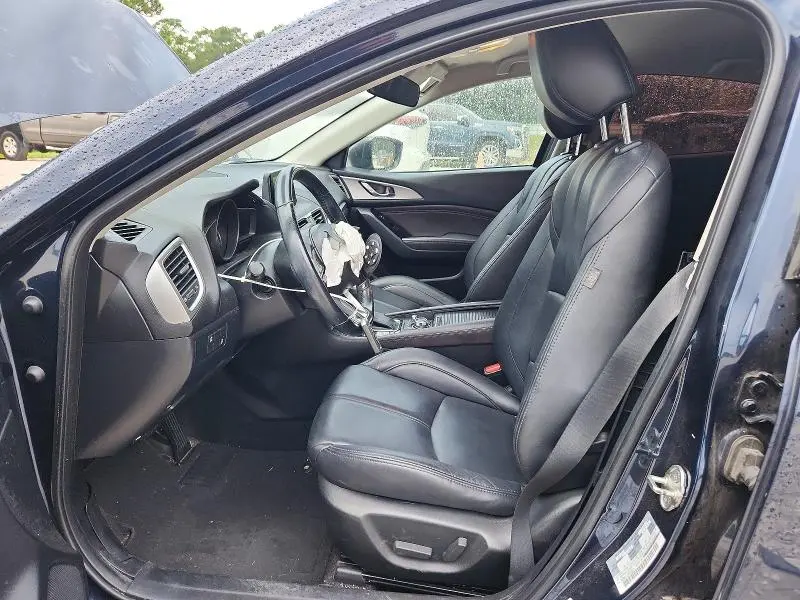 2017 MAZDA 3 TOURING  
