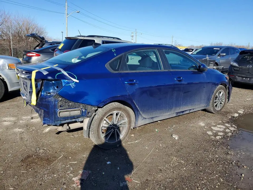 2023 KIA FORTE LXS  