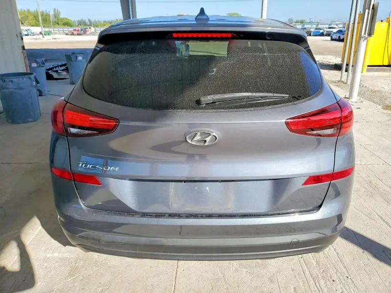 2021 HYUNDAI TUCSON SE  
