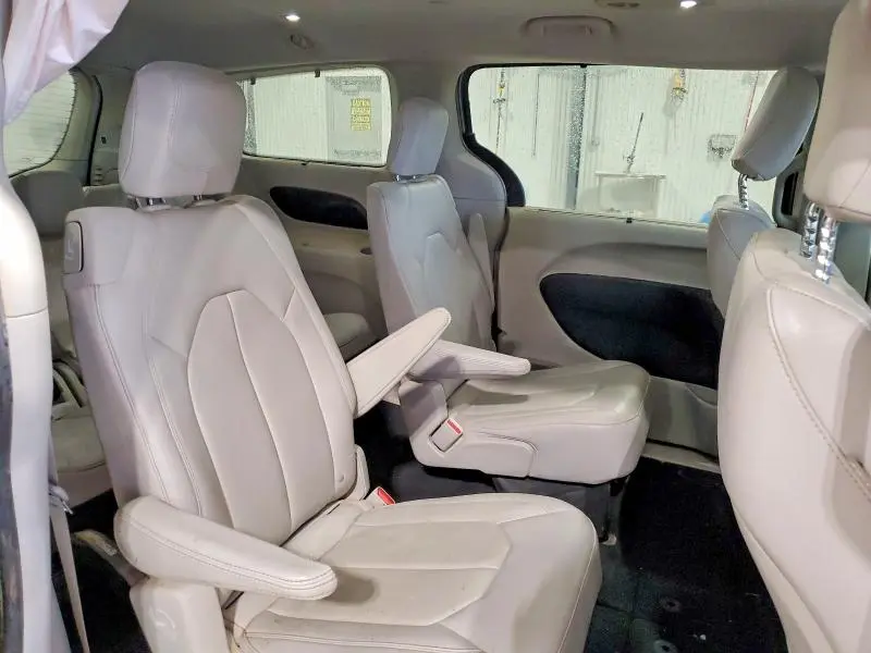 2017 CHRYSLER PACIFICA TOURING L  