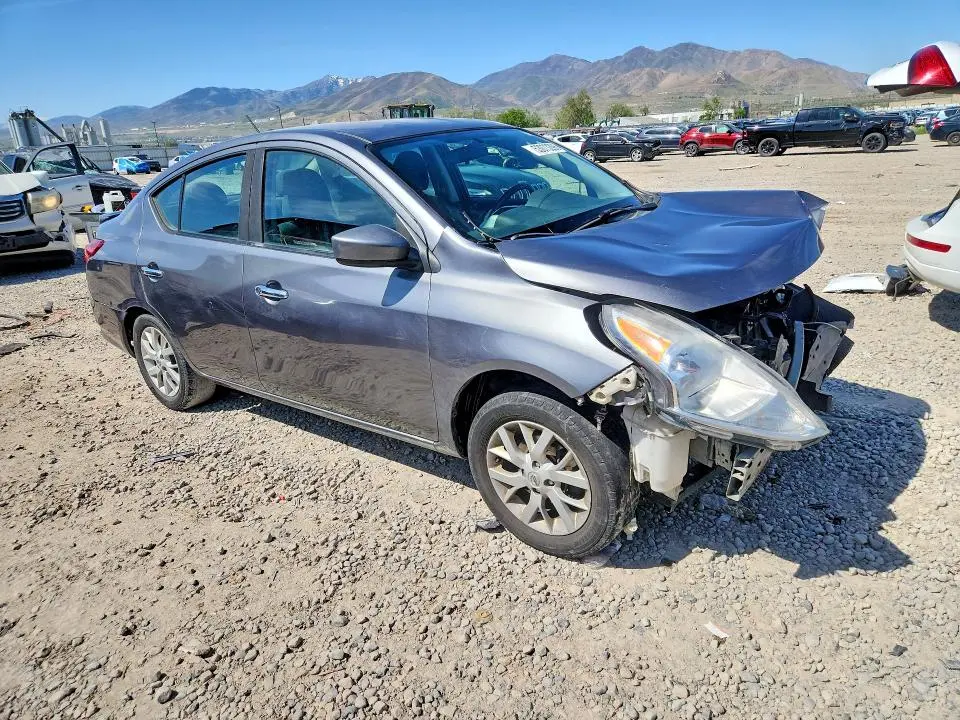 2019 NISSAN VERSA SV  