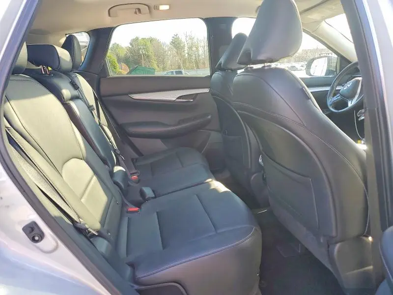 2019 INFINITI QX50 LUXE  