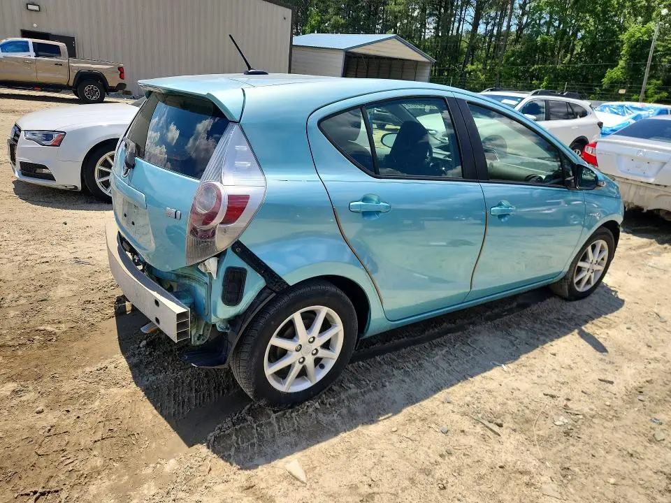 2014 TOYOTA PRIUS C THREE  