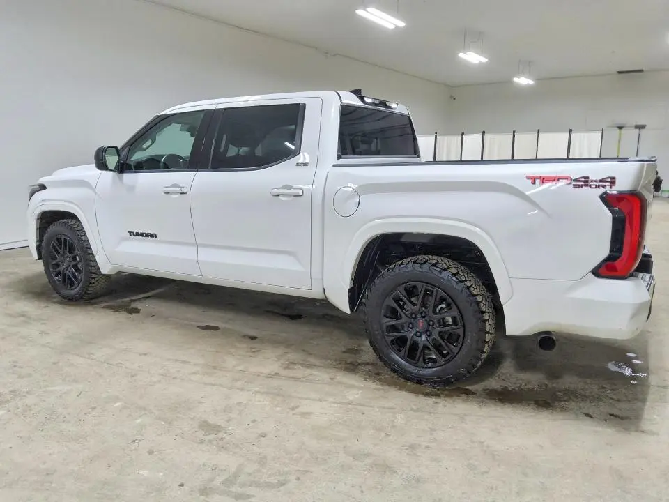 2022 TOYOTA TUNDRA SR5  