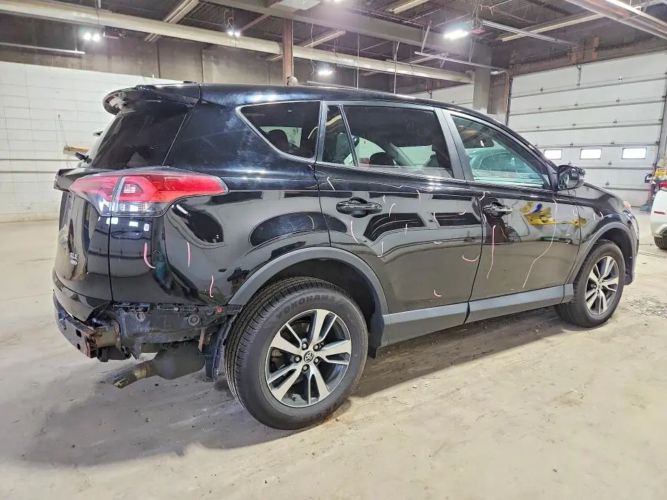 2018 TOYOTA RAV4 XLE  