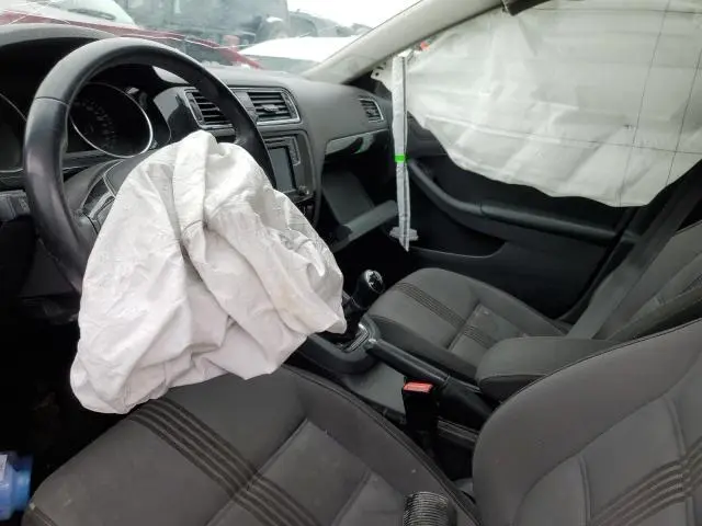 2017 VOLKSWAGEN JETTA SE  