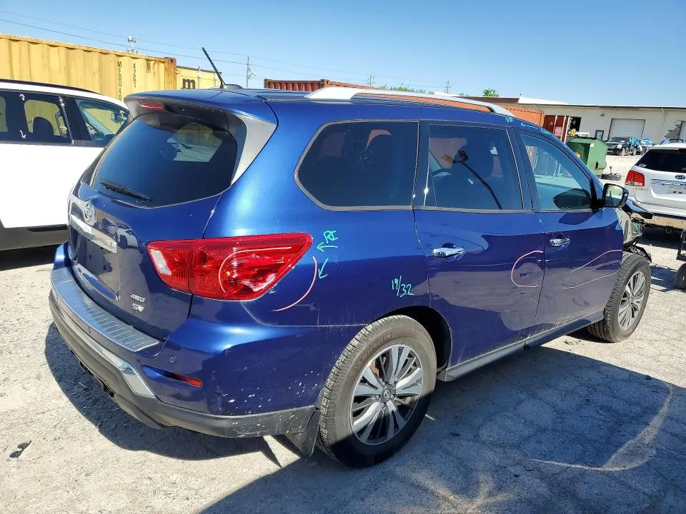 2017 NISSAN PATHFINDER SV  