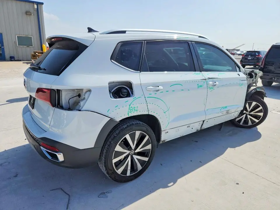 2024 VOLKSWAGEN TAOS SE  