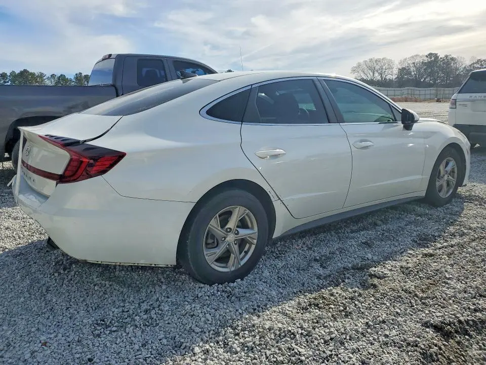 2021 HYUNDAI SONATA SE  
