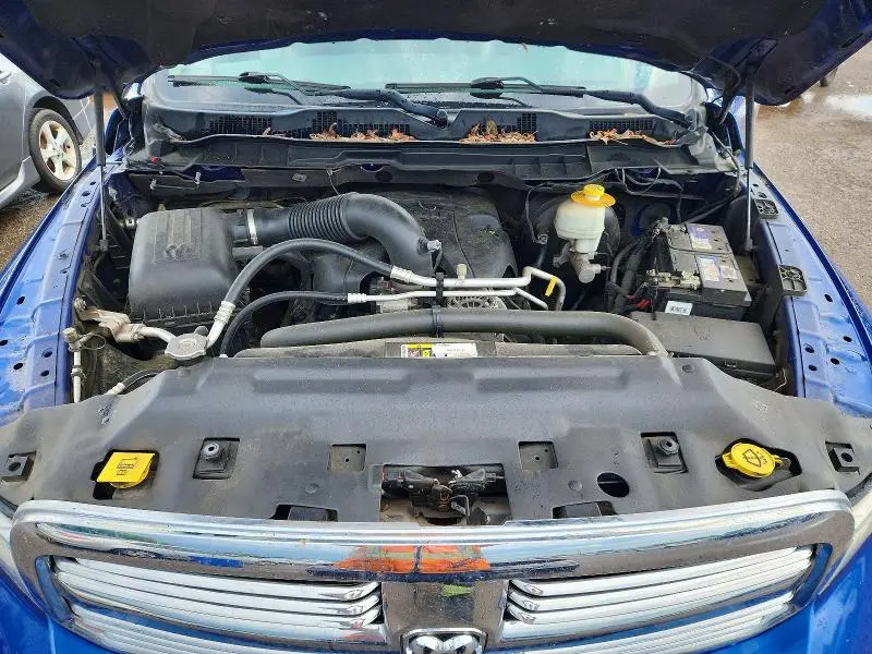 2016 RAM 1500 SLT  
