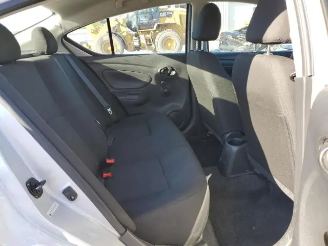 2019 NISSAN VERSA S  