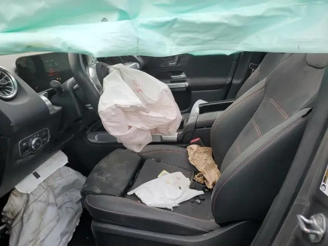 2023 MERCEDES-BENZ GLB 250  