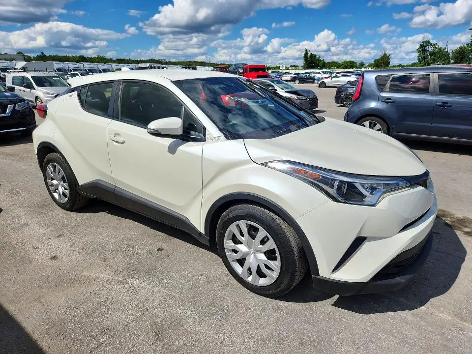 2019 TOYOTA C-HR LE  