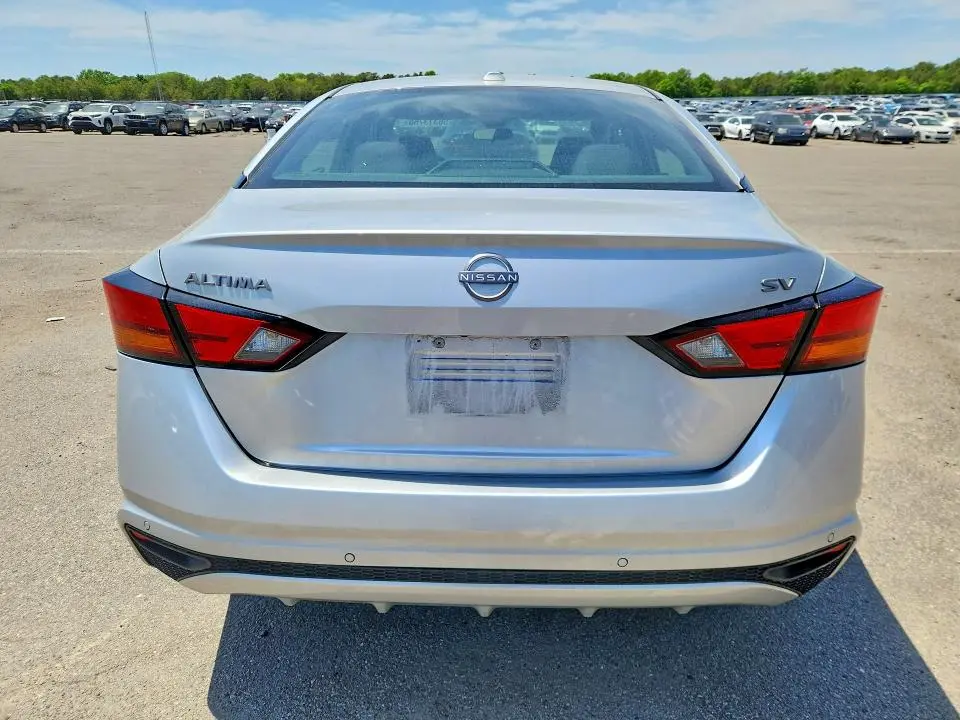 2023 NISSAN ALTIMA SV  