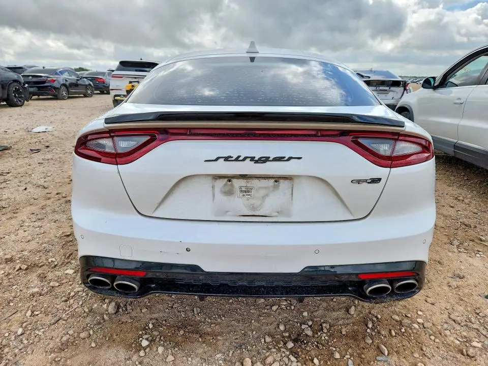 2020 KIA STINGER GT-LINE  