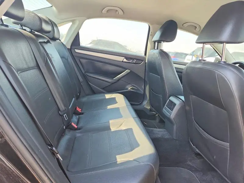 2015 VOLKSWAGEN PASSAT S  