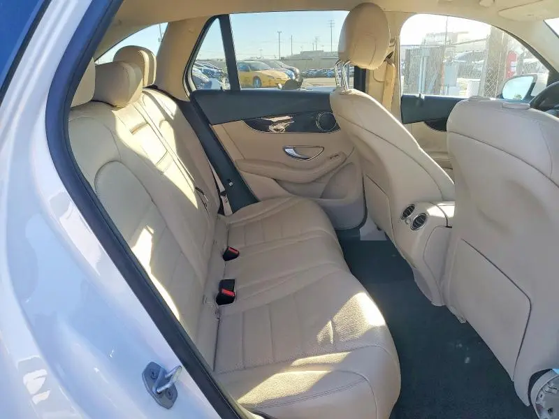 2016 MERCEDES-BENZ GLC 300  