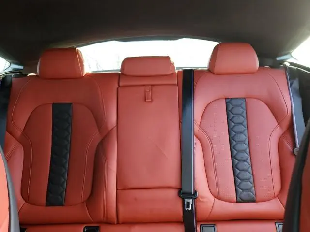 2021 BMW X6 M  