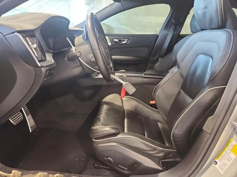 2019 VOLVO S60 T6 R-DESIGN  