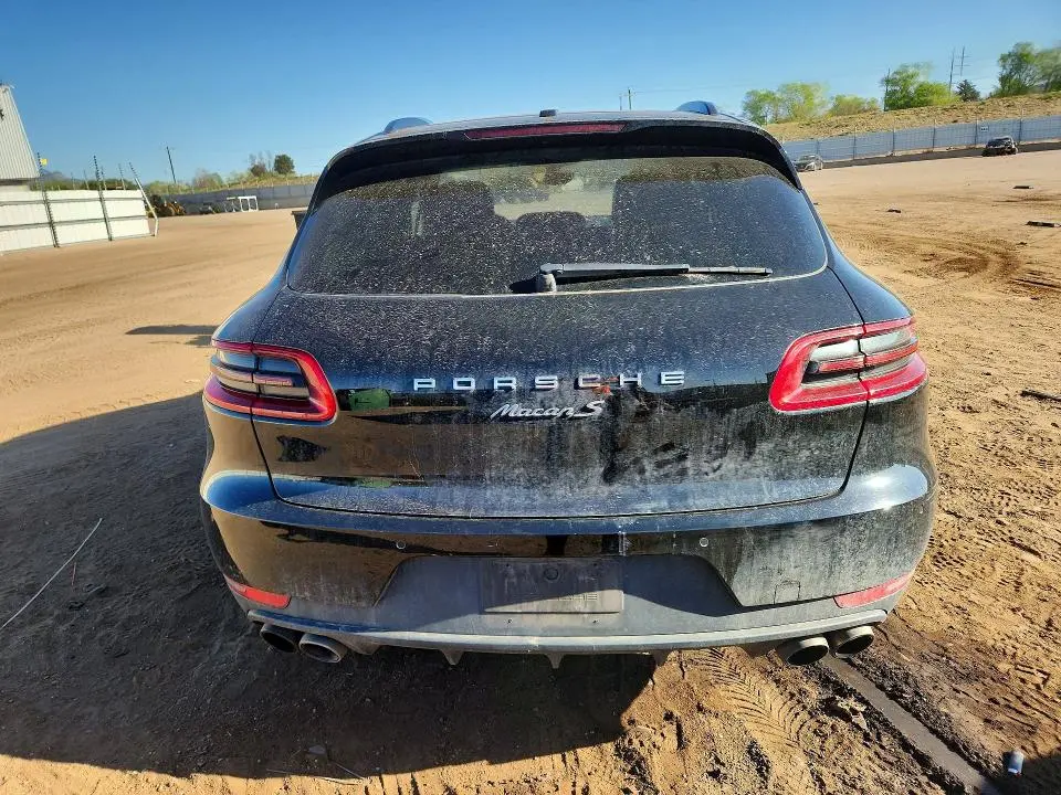 2016 PORSCHE MACAN S  