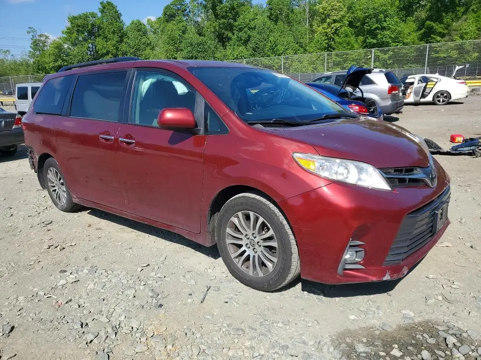 2020 TOYOTA SIENNA XLE 8-PASSENGER  