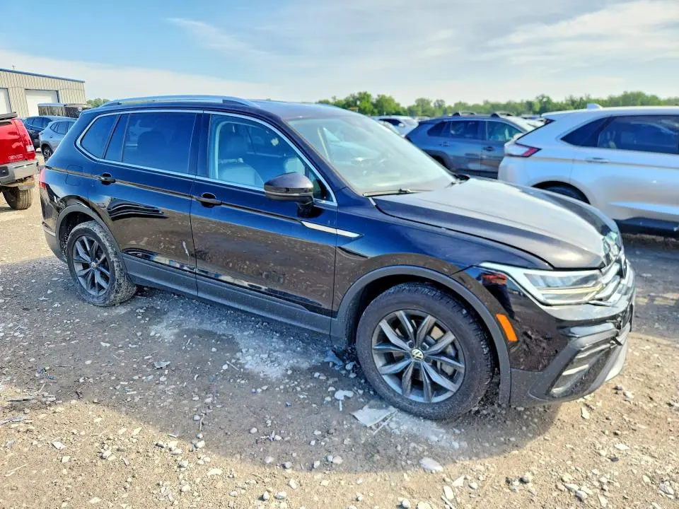 2022 VOLKSWAGEN TIGUAN SE  