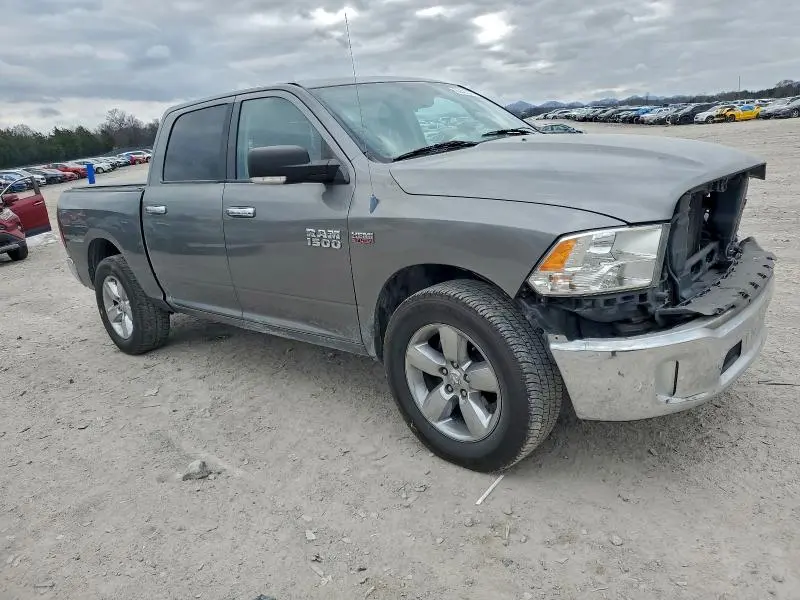 2013 RAM 1500 SLT  