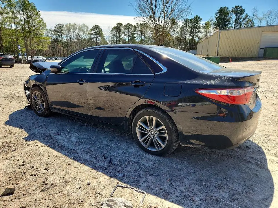 2017 TOYOTA CAMRY SE  