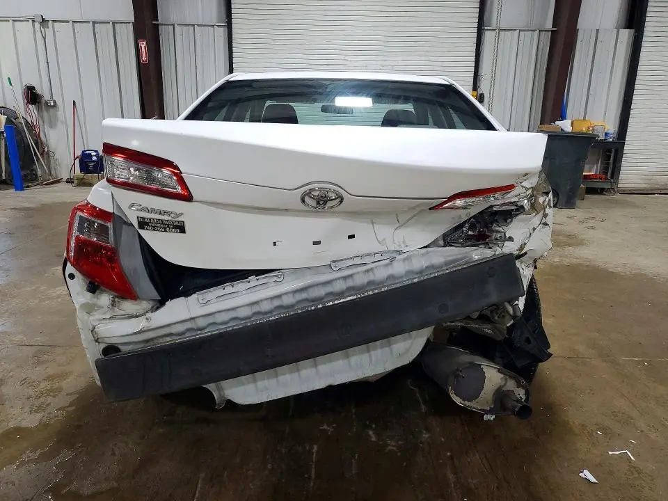 2014 TOYOTA CAMRY LE  