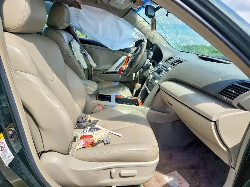 2010 TOYOTA CAMRY XLE V6  