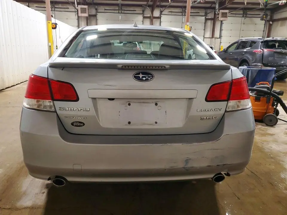 2013 SUBARU LEGACY 3.6R LIMITED  