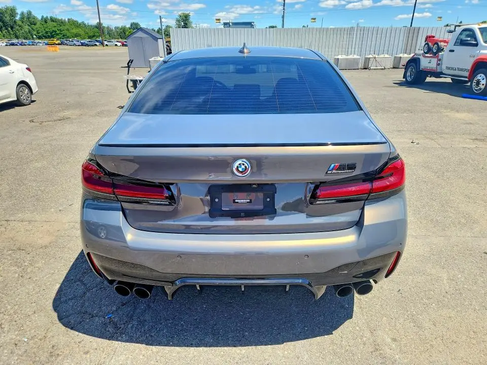 2022 BMW M5   