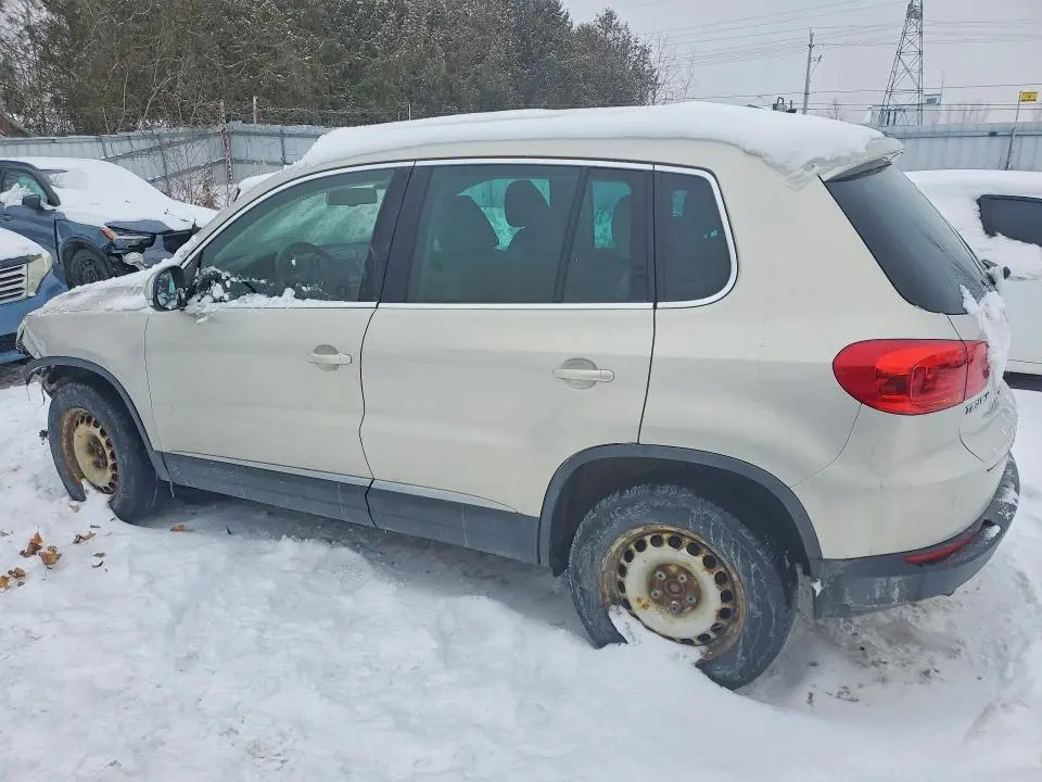 2014 VOLKSWAGEN TIGUAN S  