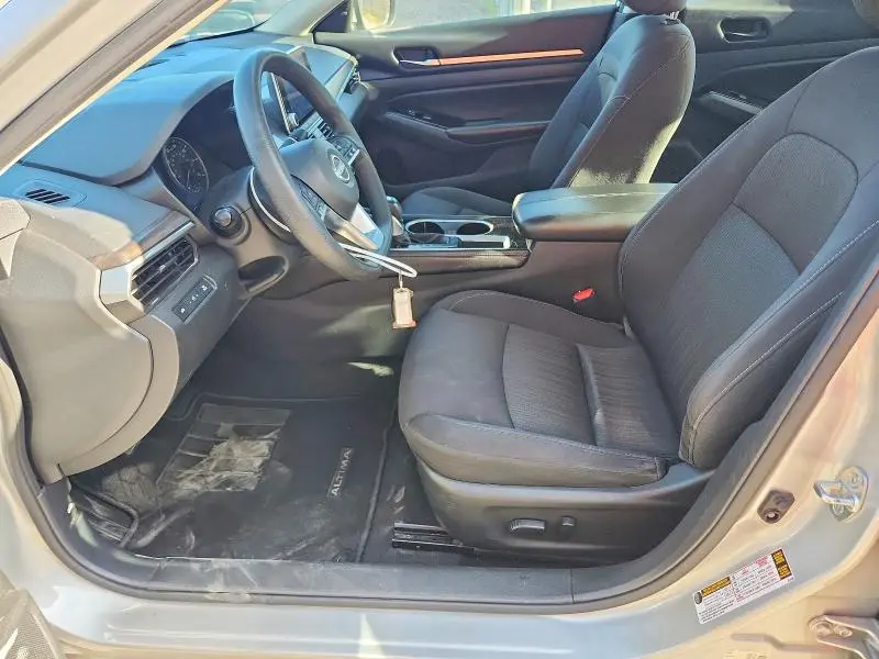 2023 NISSAN ALTIMA SV  