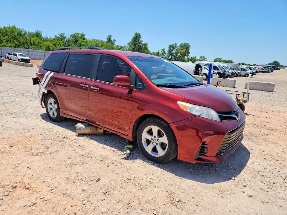 2019 TOYOTA SIENNA LE  