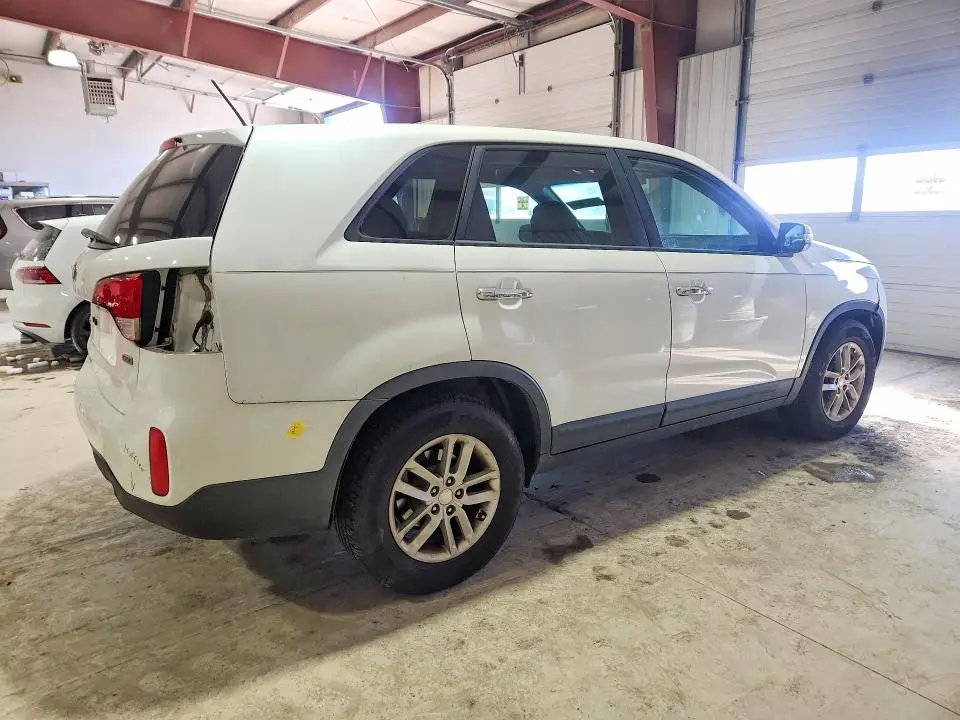 2015 KIA SORENTO LX  