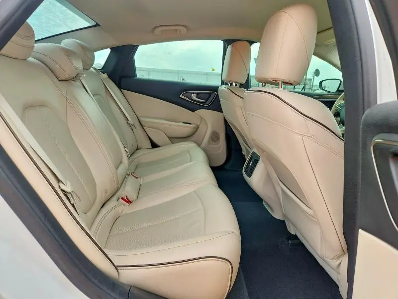 2015 CHRYSLER 200 C  