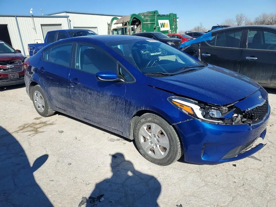 2017 KIA FORTE LX  