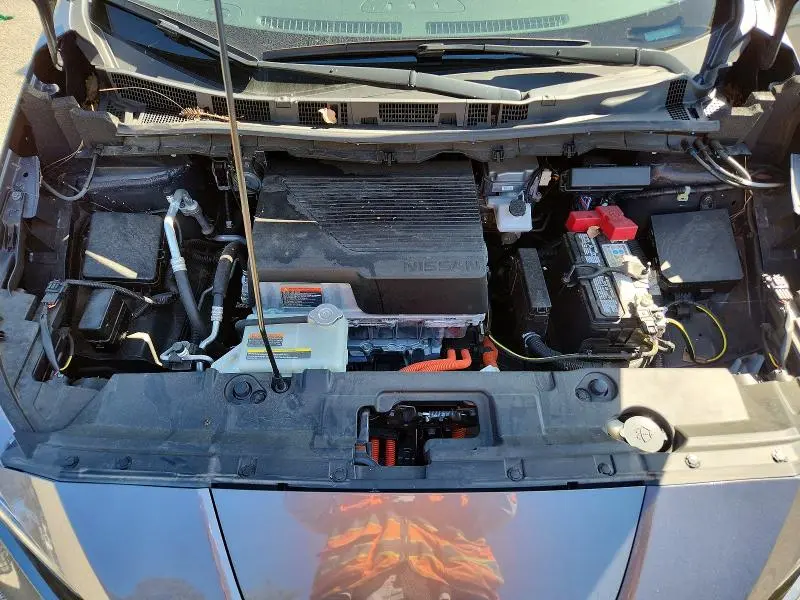 2022 NISSAN LEAF S  