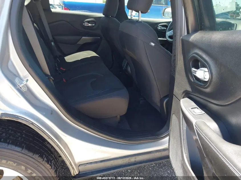 2019 JEEP CHEROKEE LATITUDE 4X4