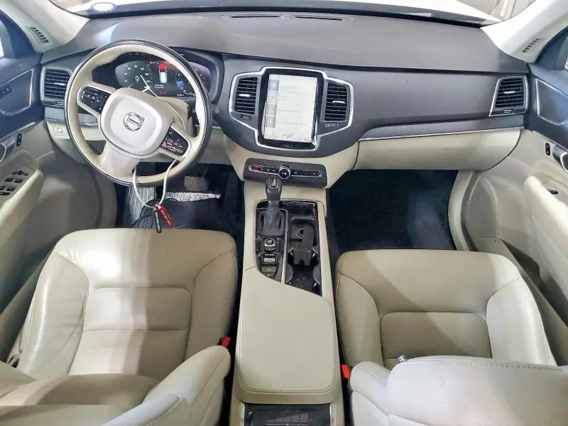 2020 VOLVO XC90 T5 MOMENTUM  