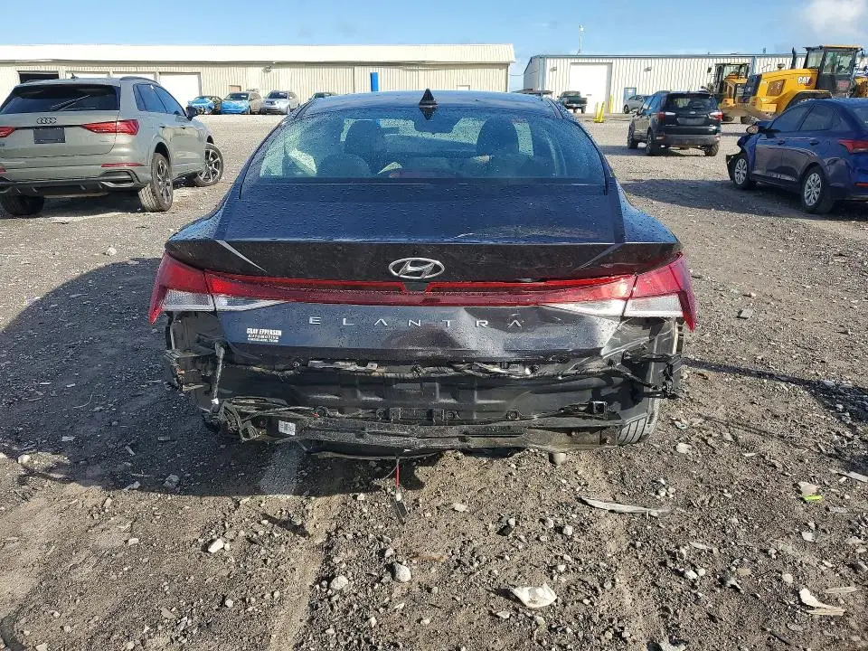 2021 HYUNDAI ELANTRA SE  