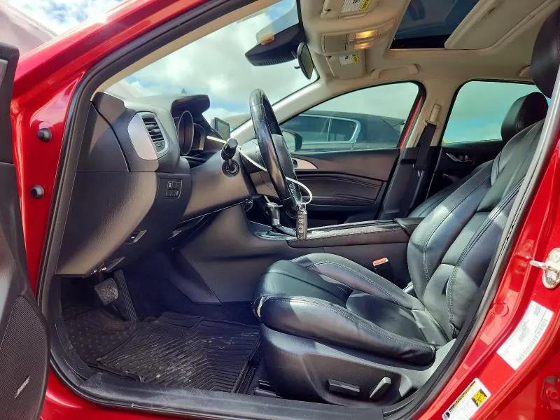2017 MAZDA 3 TOURING  