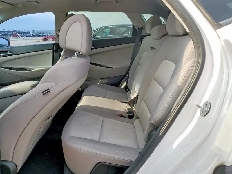 2016 HYUNDAI TUCSON SE  