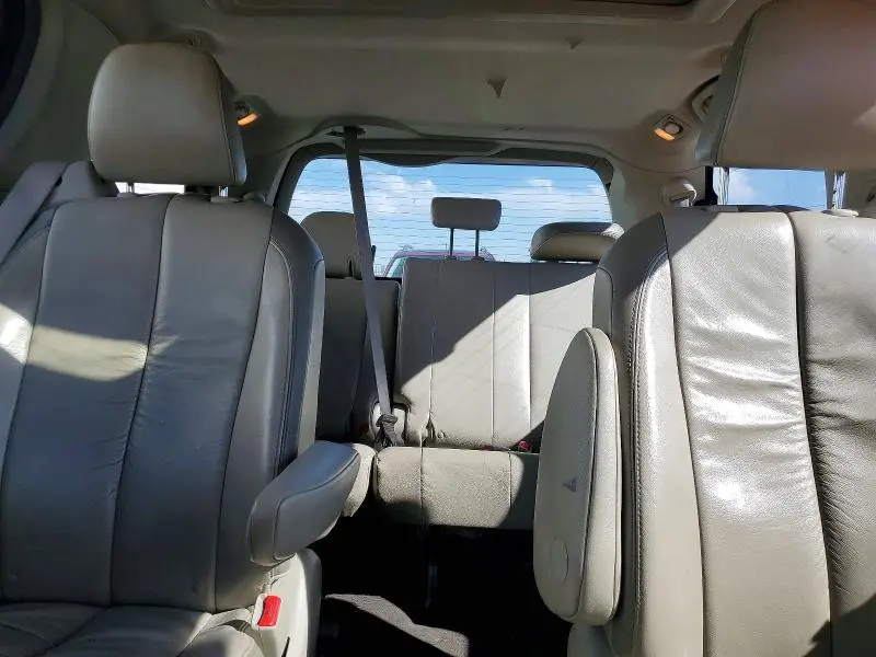 2011 TOYOTA SIENNA LIMITED 7-PASSENGER  
